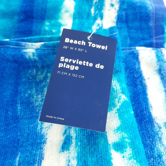 NWT Blue & White Beach Towel - Picture 3 of 6